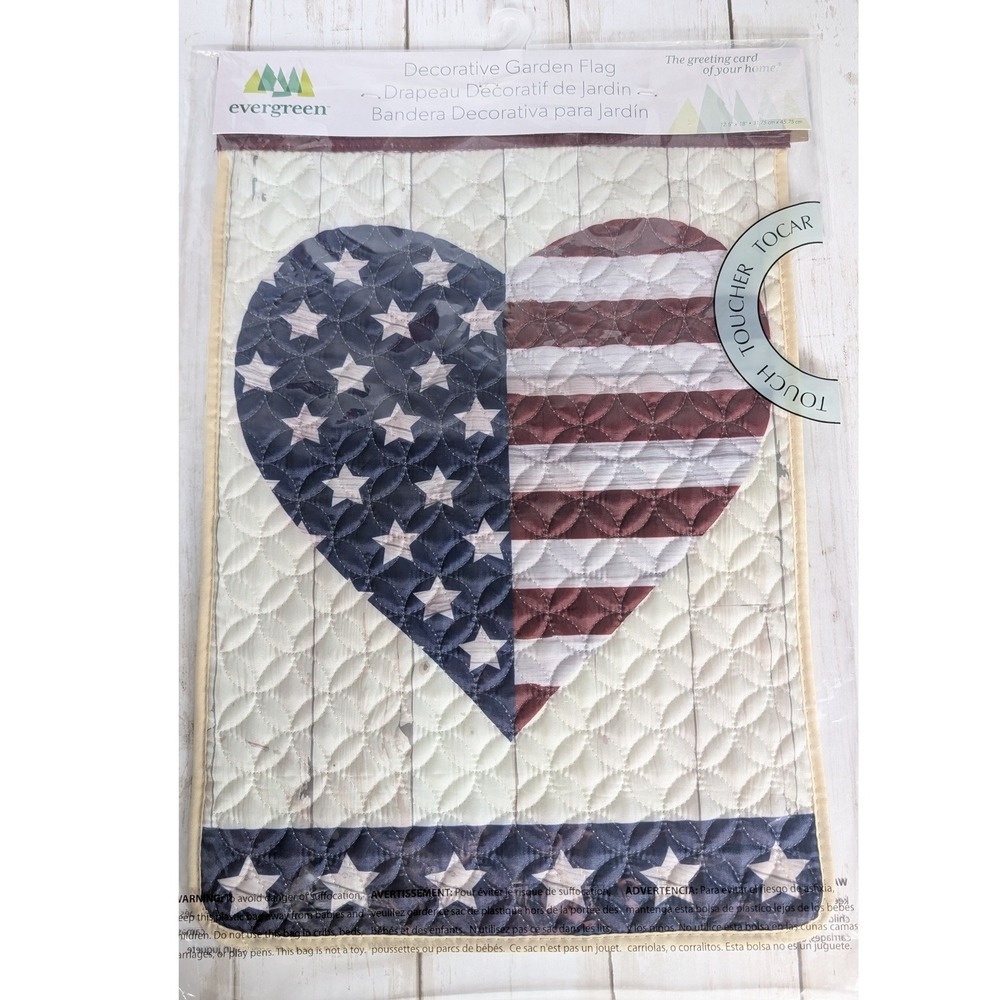 Garden Flag 12.5x18 Red White Blue Patriotic‎ Heart Quilted USA NEW